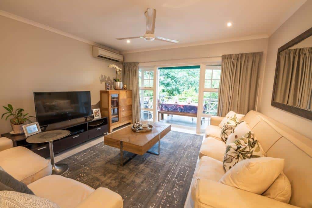 lounge – 2 bed apartment umhlanga – your property specialist chantelle lounge - 2 bed apartment umhlanga - your property specialist chantelle